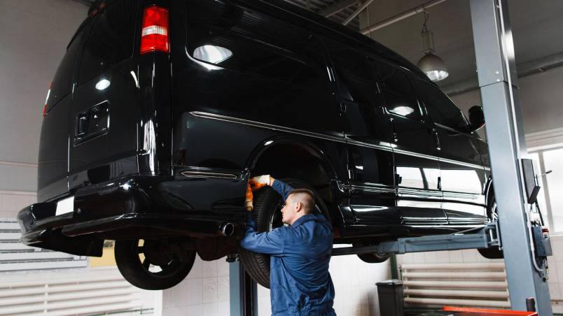 s_motiv-transporter-werkstatt_117844914 Aktionen und Angebote - Leihtransporter-Service für Firmenkunden – Autoservice Ritter Meisterwerkstatt