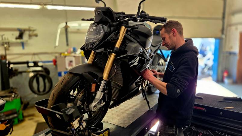 s_whatsapp-image-2026-03-04-at-14.40.13-1--2 Motorrad Ritter - Motorradcheck – Autoservice Ritter Meisterwerkstatt